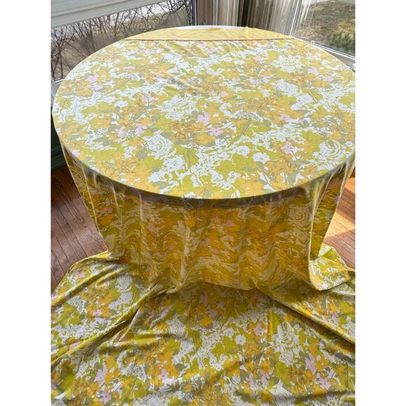 Vintage 1970s flat/top sheet, yellow, pink, green flowers, full size bed - Picture 3 of 10